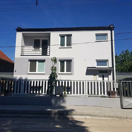 Vip Apartmany Zabnik Prievidza Buitenkant foto