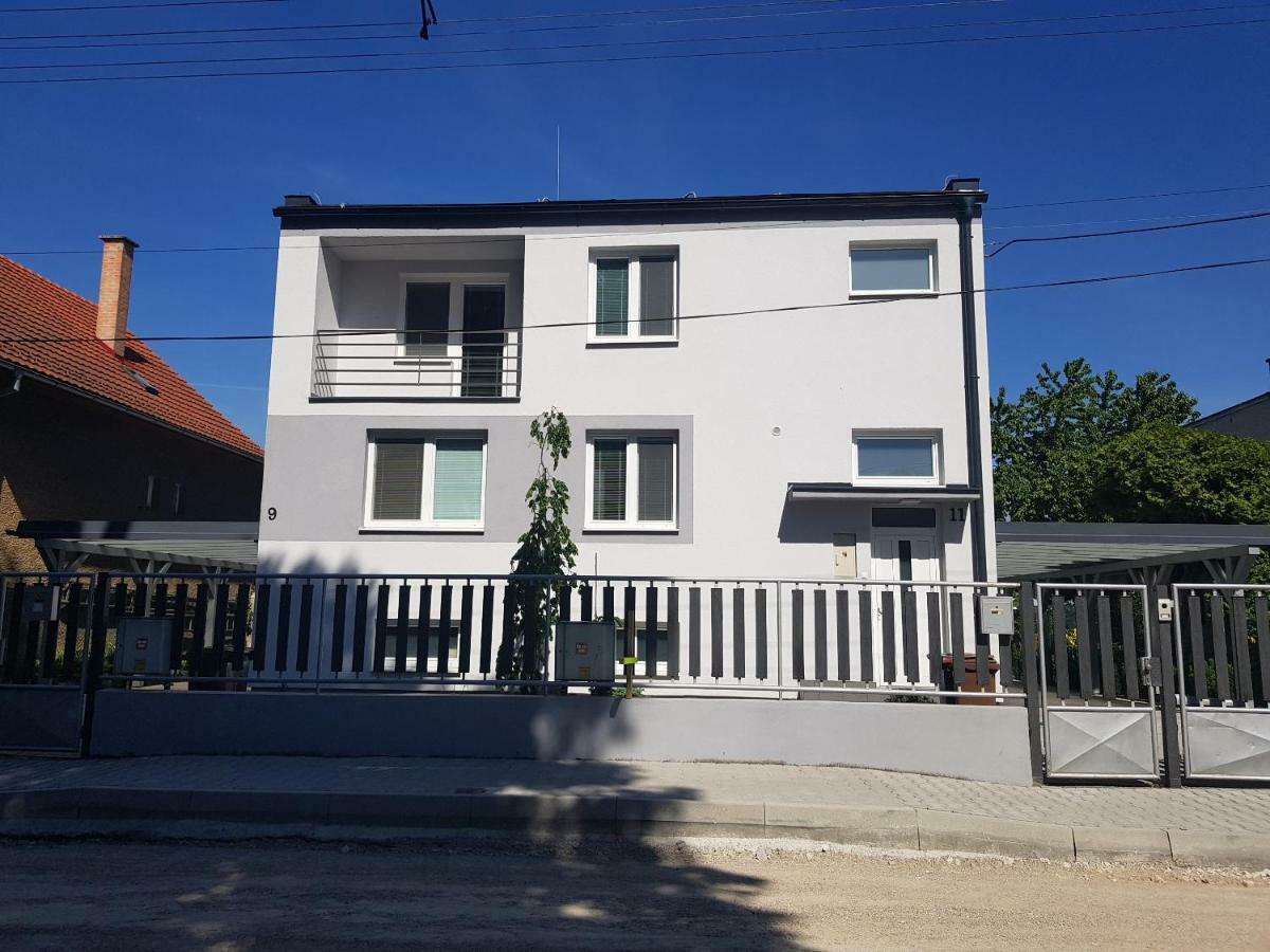 Vip Apartmany Zabnik Prievidza Buitenkant foto