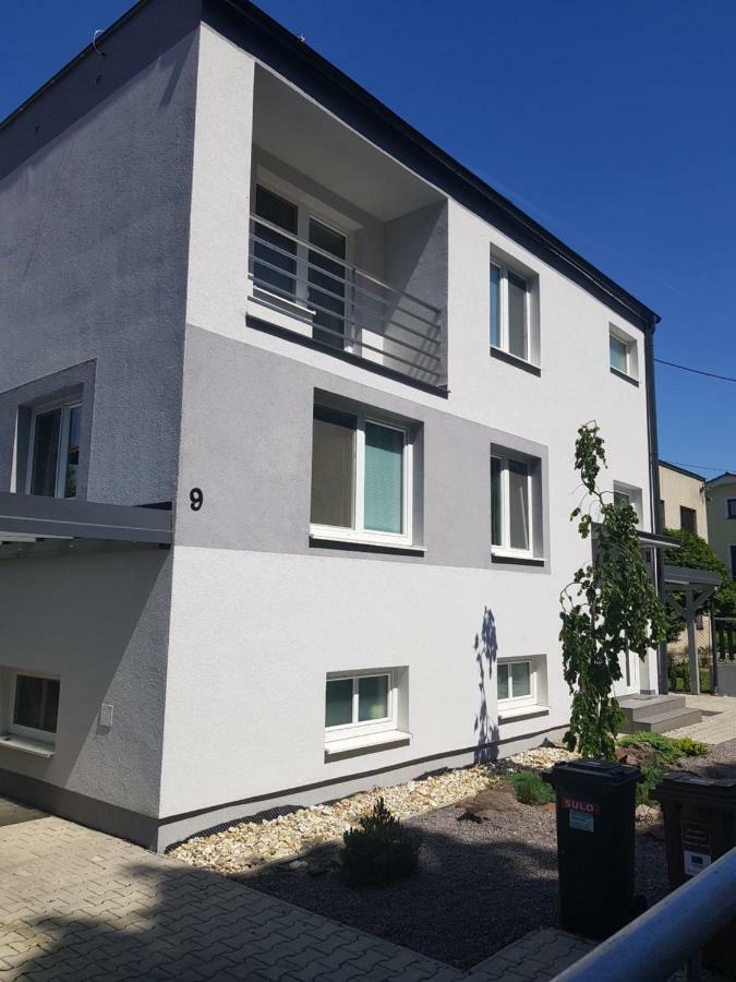 Vip Apartmany Zabnik Prievidza Buitenkant foto