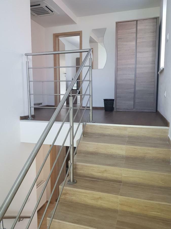 Vip Apartmany Zabnik Prievidza Buitenkant foto