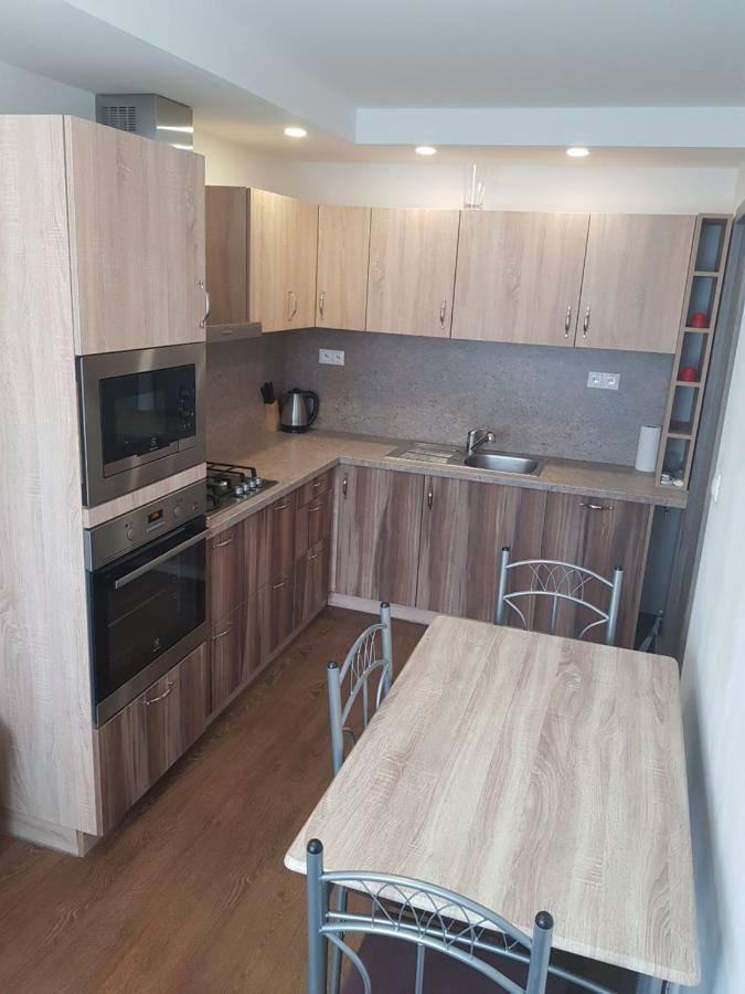 Vip Apartmany Zabnik Prievidza Buitenkant foto