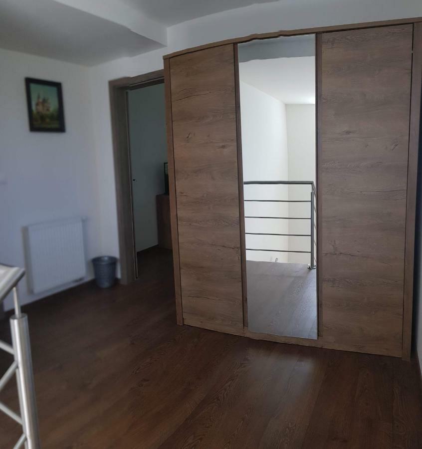Vip Apartmany Zabnik Prievidza Buitenkant foto