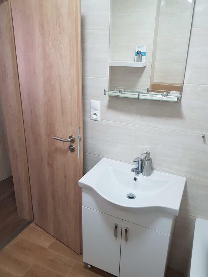 Vip Apartmany Zabnik Prievidza Buitenkant foto