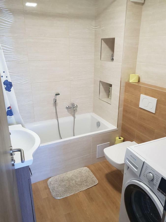 Vip Apartmany Zabnik Prievidza Buitenkant foto