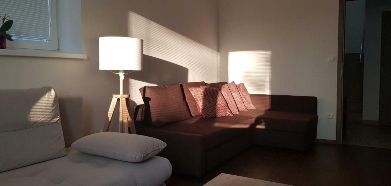 Vip Apartmany Zabnik Prievidza Buitenkant foto